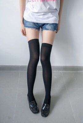 (Field of Wind)_NO.113_Black silk denim shorts na may maliit na baywang (47P)