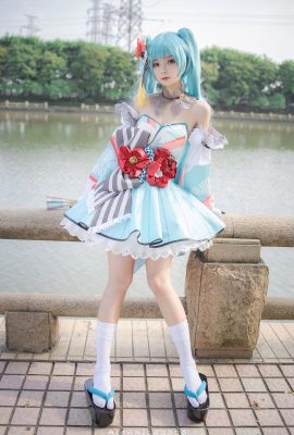 Hatsune Miku MIKU39 @青树Chiri (Photography: @alan岚少) (Kugou Mushroom·Firefly Animation Music Carnival) (9P)