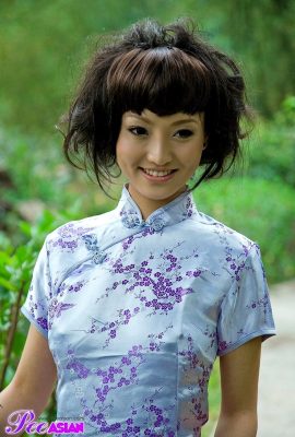 Chinese model na si Lai Yongxian (95P)