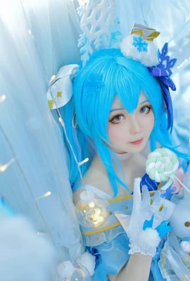 “VOCALOID” Hatsune cosplay (CN: Fruit Pot_LEH) (12P)