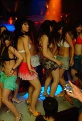 Ang pinakasikat na nightclub beauties sa Taiwan ay ligaw na sumayaw (Photos (9P)