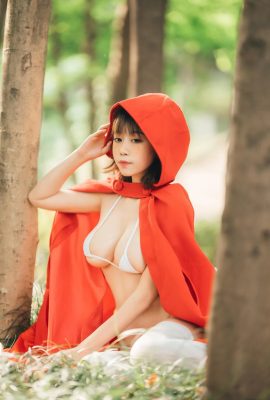 Naixi Jiang magandang malaking pulang riding hood