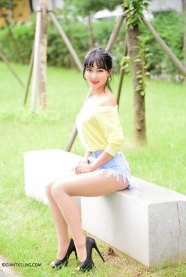 (Korean model beautiful legs series) Long-legged beauty model Kimune denim shorts, high heels at magagandang legs (50P)