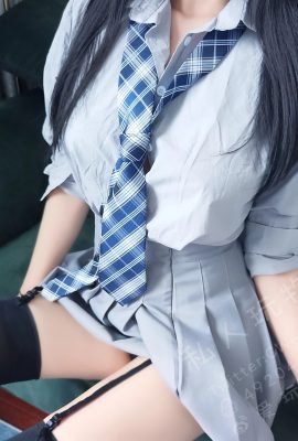 (Personal na Laruan) Checkered Blue Tie (45P)