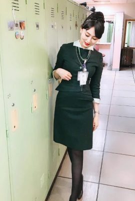 (Koleksiyon sa Inte) Taiwanese beautiful leg girl-xeniashih stewardess black stockings long legs temptation (100P)