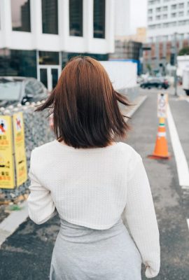 (Han Yeri) Temperamental na mukha at batang pigura (54P)